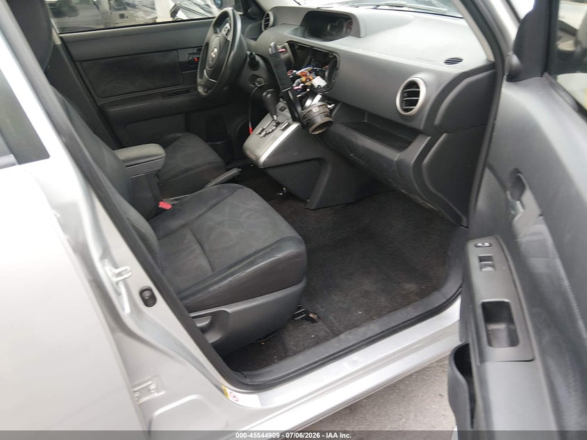 2011 SCION XB auction photo 5