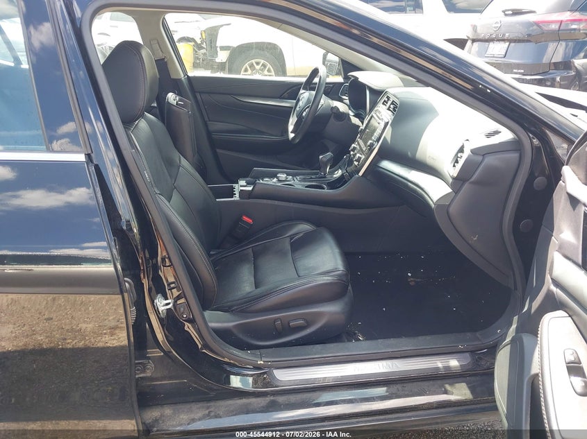 2023 NISSAN MAXIMA auction photo 5