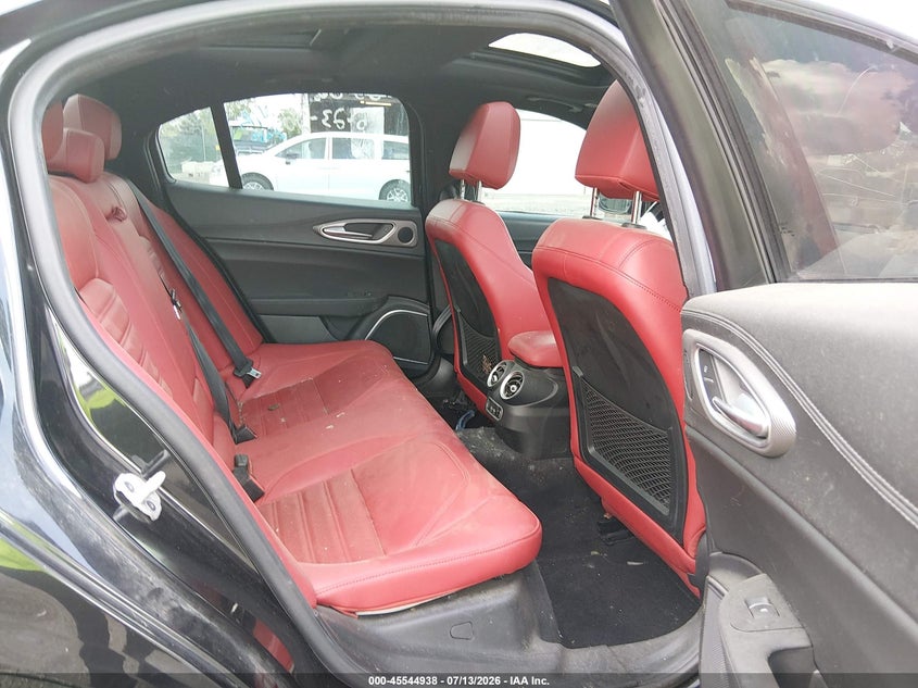 2022 ALFA ROMEO GIULIA auction photo 8