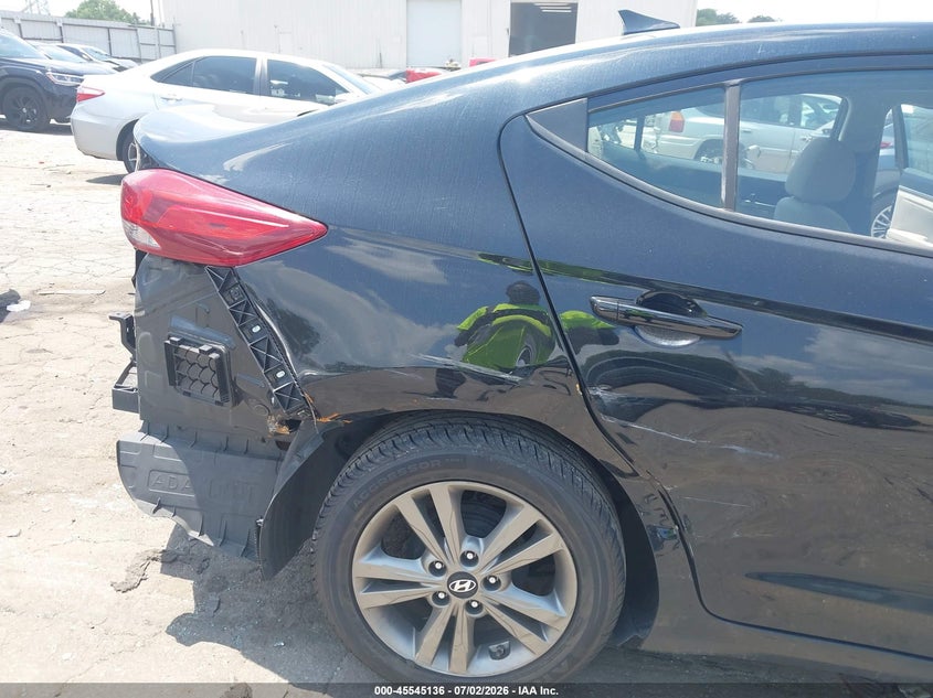 2017 HYUNDAI ELANTRA auction photo 6