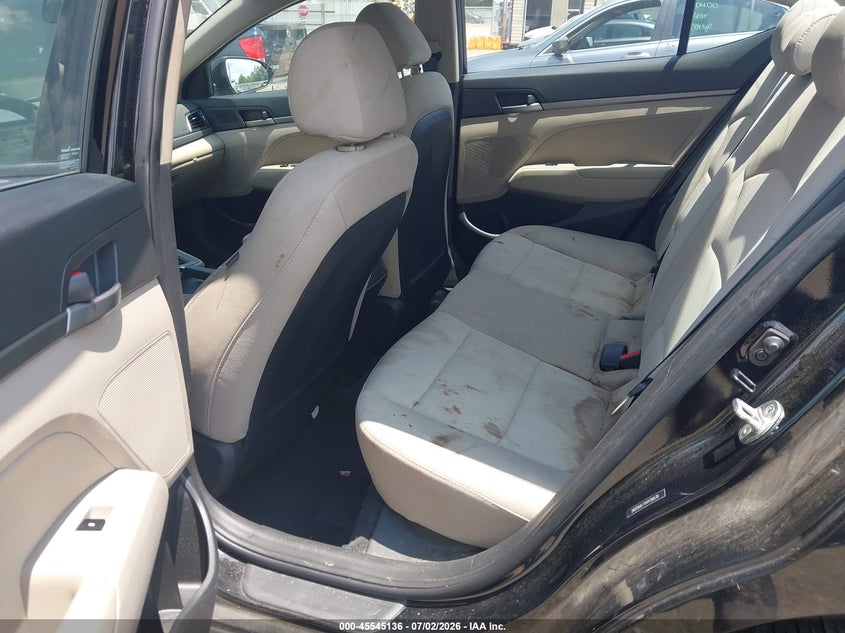 2017 HYUNDAI ELANTRA auction photo 8