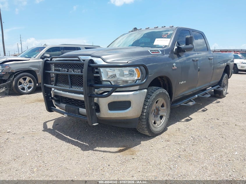Vin: 3c6ur5hl0kg682032, lot: 46043412, ram 2500 tradesman  4x4 8' box 20192
