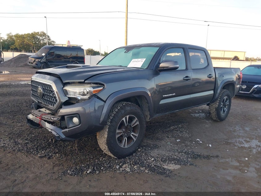 2018 TOYOTA TACOMA auction photo 2