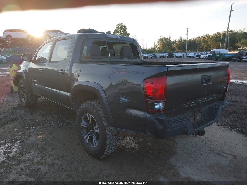 2018 TOYOTA TACOMA auction photo 3