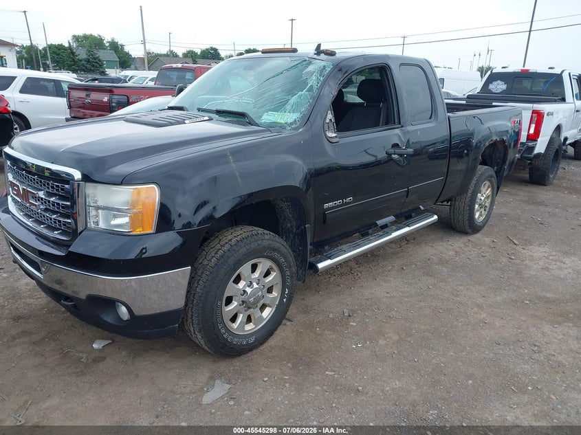 2013 GMC SIERRA 2500HD auction photo 2