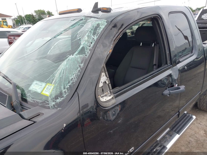 2013 GMC SIERRA 2500HD auction photo 6