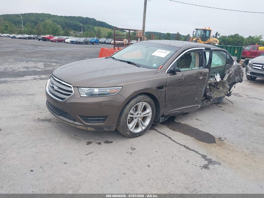 2015 FORD TAURUS auction photo 2