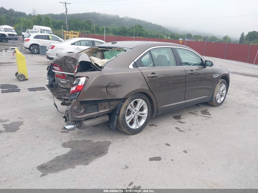 2015 FORD TAURUS auction photo 4