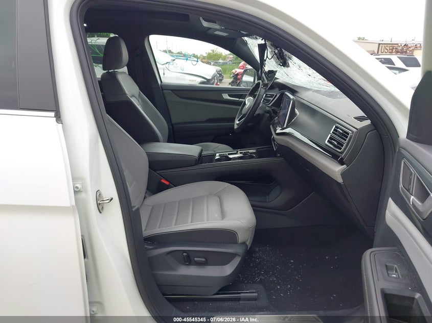 2025 VOLKSWAGEN ATLAS CROSS SPORT 2.0T SEL — Photo 5