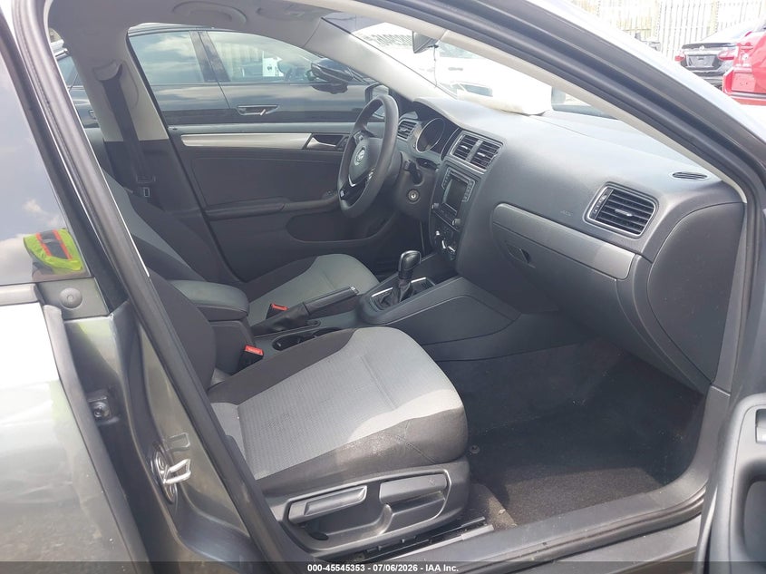 2018 VOLKSWAGEN JETTA auction photo 5