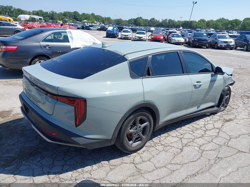Vin: 3kpft4de8te278929, lot: 46043716, kia k4 lxs 20264