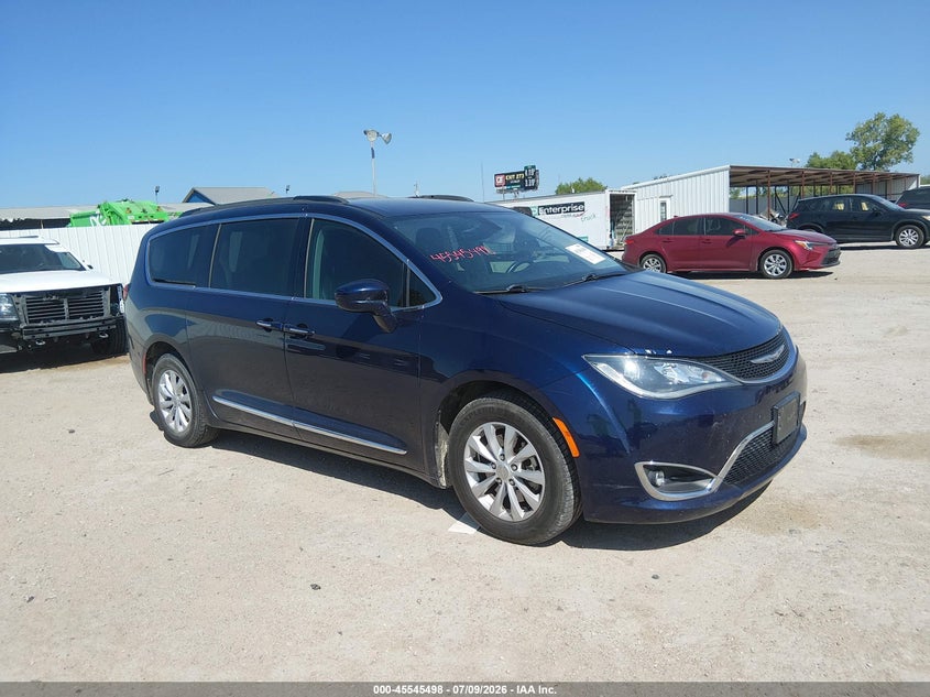 2017 CHRYSLER PACIFICA auction photo 1