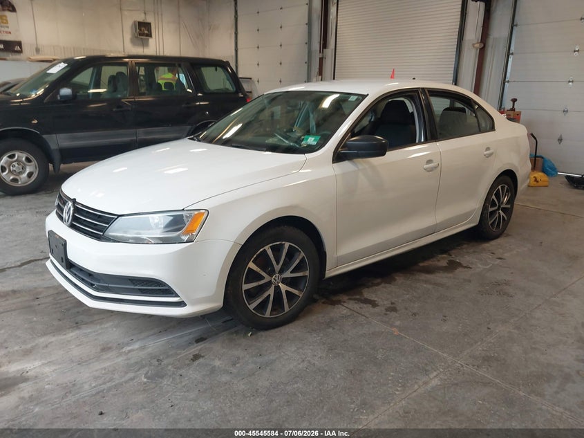 2016 VOLKSWAGEN JETTA auction photo 2