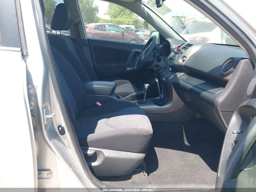 2010 TOYOTA RAV4 auction photo 5