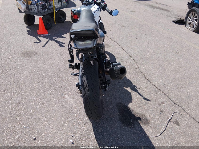 2022 Husqvarna Vitpilen 401/Svartpilen 401 VIN: MD2JUJ406NC206058 Lot: 45545861