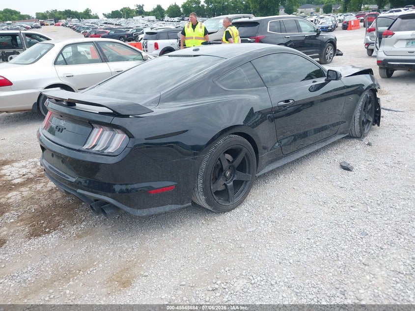 FORD MUSTANG - zdjęcie 4
