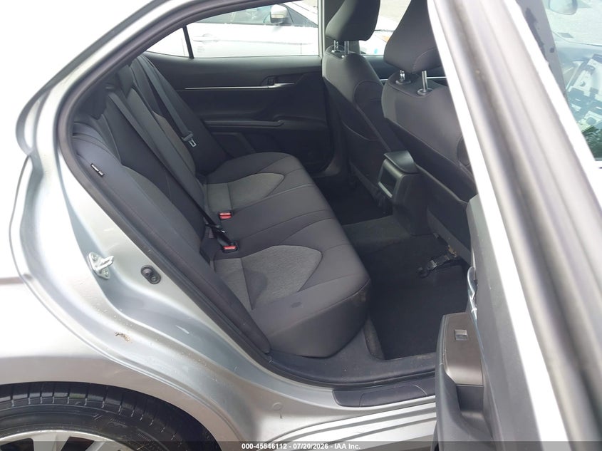 TOYOTA CAMRY - zdjęcie 8