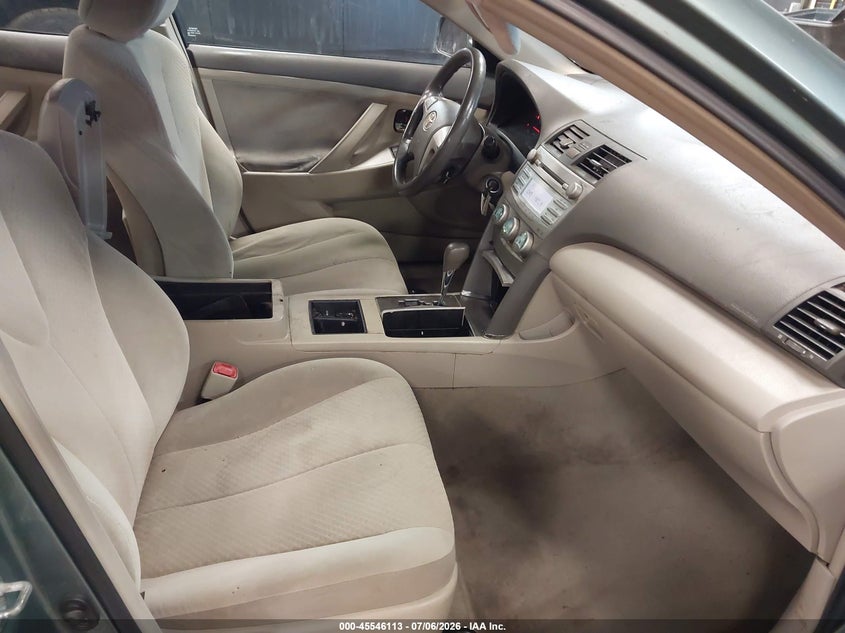 2009 TOYOTA CAMRY auction photo 5