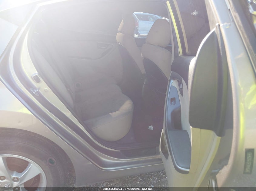 2014 HYUNDAI ELANTRA auction photo 8