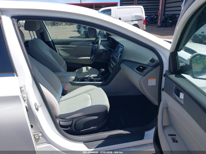 2018 Hyundai Sonata Hybrid Se VIN: KMHE24L37JA083494 Lot: 45546309