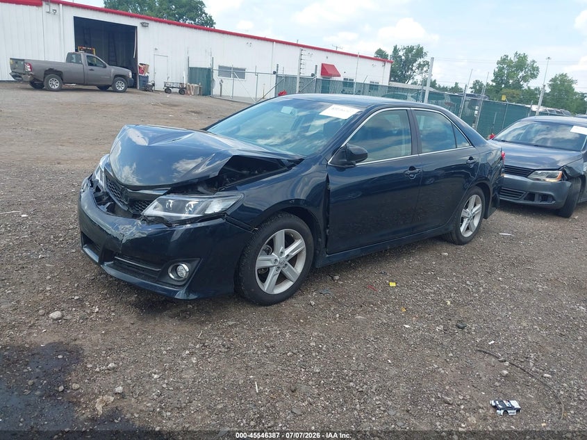 2014 Toyota Camry, Front End, IAAI, VIN 4T1BF1FK4EU422998 — photo 2