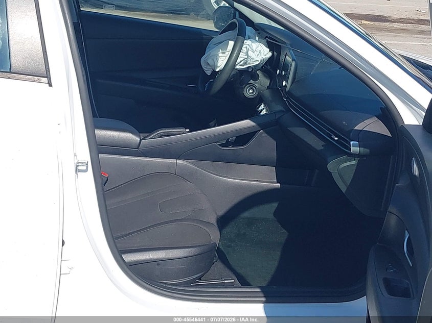 2021 HYUNDAI ELANTRA auction photo 5