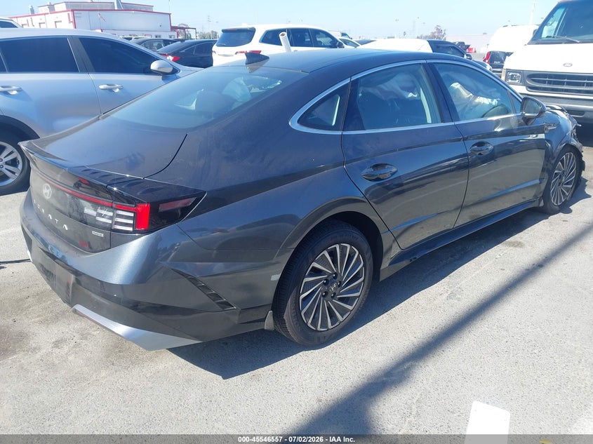 2026 HYUNDAI SONATA HYBRID auction photo 4