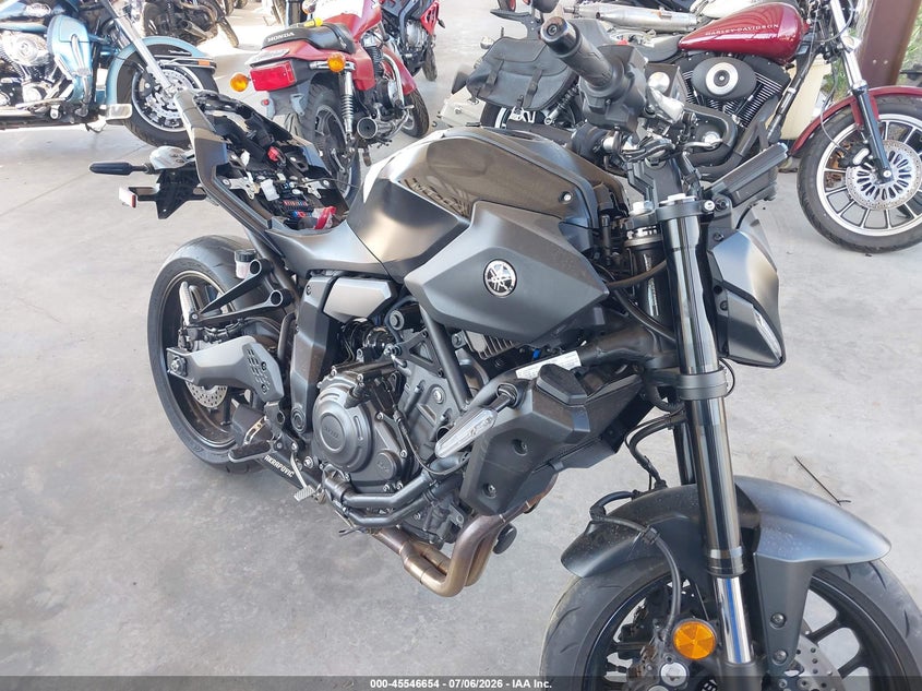 2025 Yamaha Mtn690