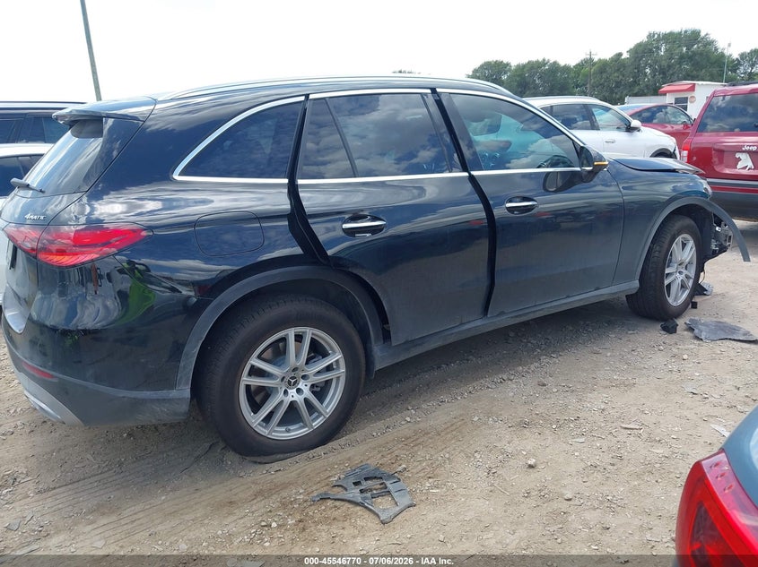 MERCEDES-BENZ GLC 300 - zdjęcie 13