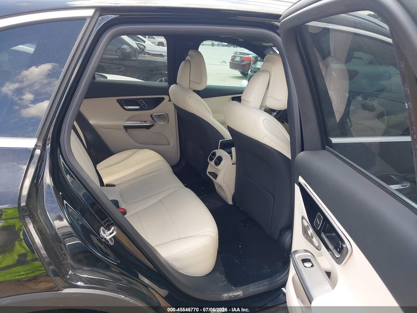 MERCEDES-BENZ GLC 300 - zdjęcie 8