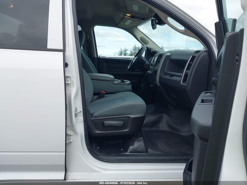 2016 RAM 1500 auction photo 5