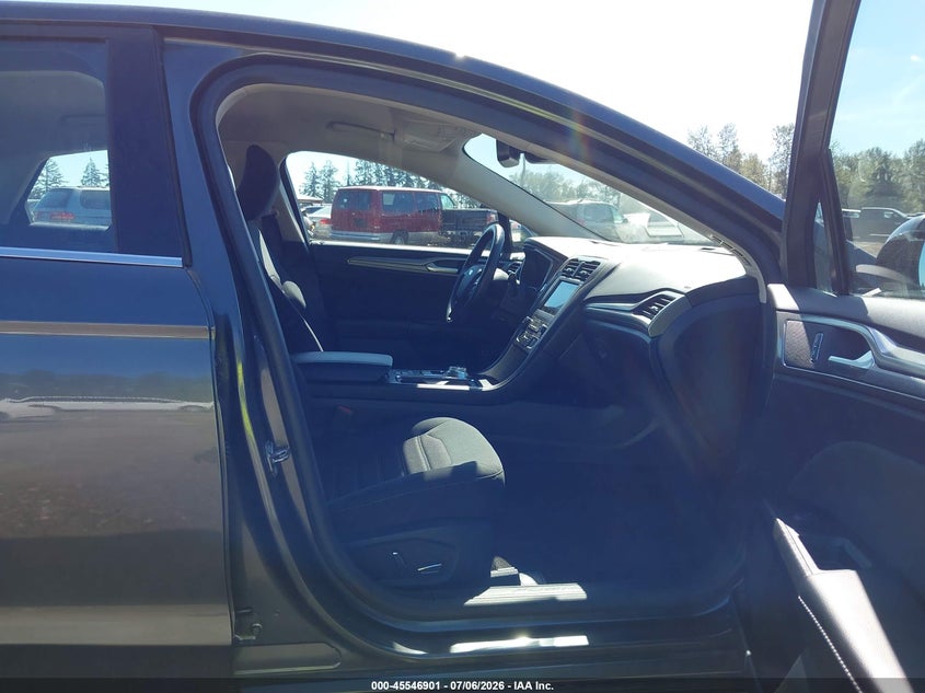 2019 FORD FUSION HYBRID auction photo 5