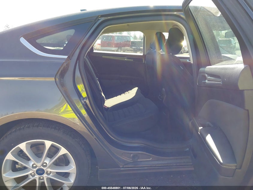 2019 FORD FUSION HYBRID auction photo 8