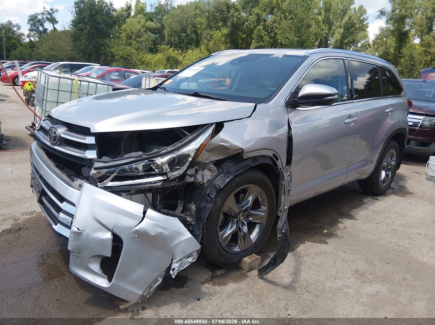 2017 Toyota Highlander, Left Front, IAAI, VIN 5TDDZRFHXHS389134 — photo 2