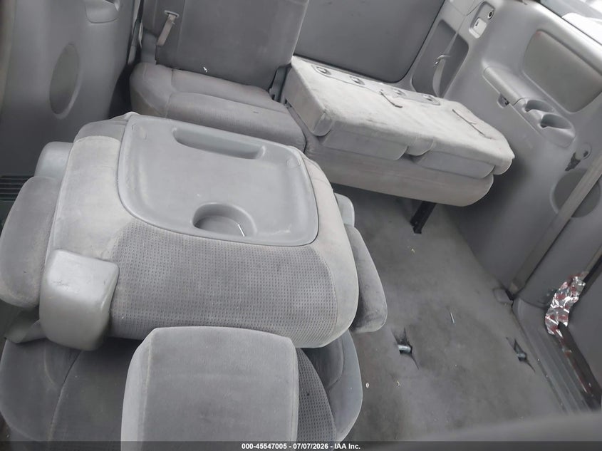 2004 TOYOTA SIENNA auction photo 8
