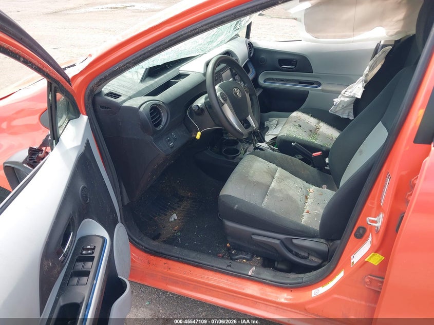 2012 TOYOTA PRIUS C auction photo 5