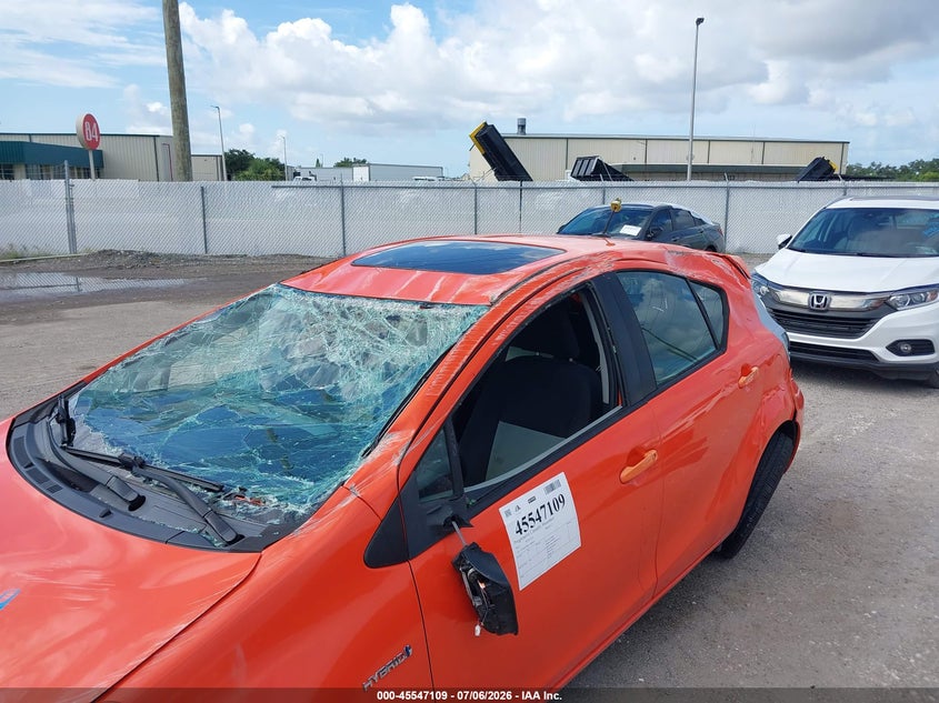 2012 TOYOTA PRIUS C auction photo 6
