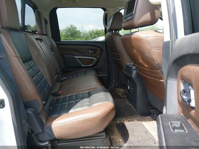 2017 Nissan Titan Xd Platinum Reserve Diesel VIN: 1N6BA1F40HN565656 Lot: 45547289