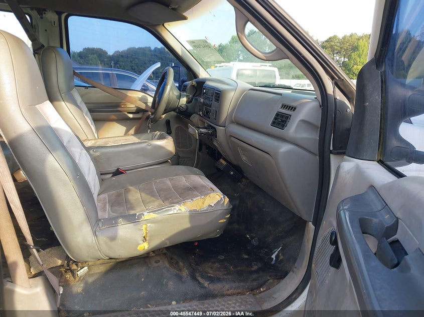 2001 FORD F-250 auction photo 5