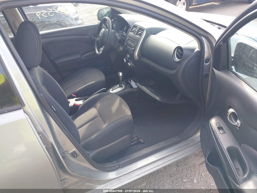 2014 NISSAN VERSA auction photo 5