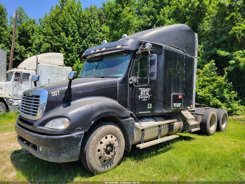 2007 FREIGHTLINER CONVENTIONAL auction photo 2