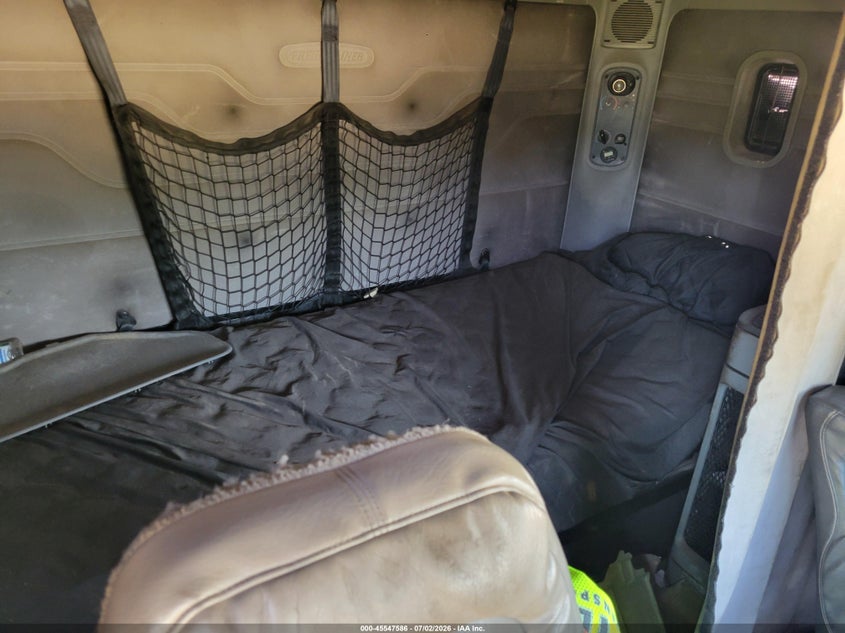 2007 FREIGHTLINER CONVENTIONAL auction photo 8