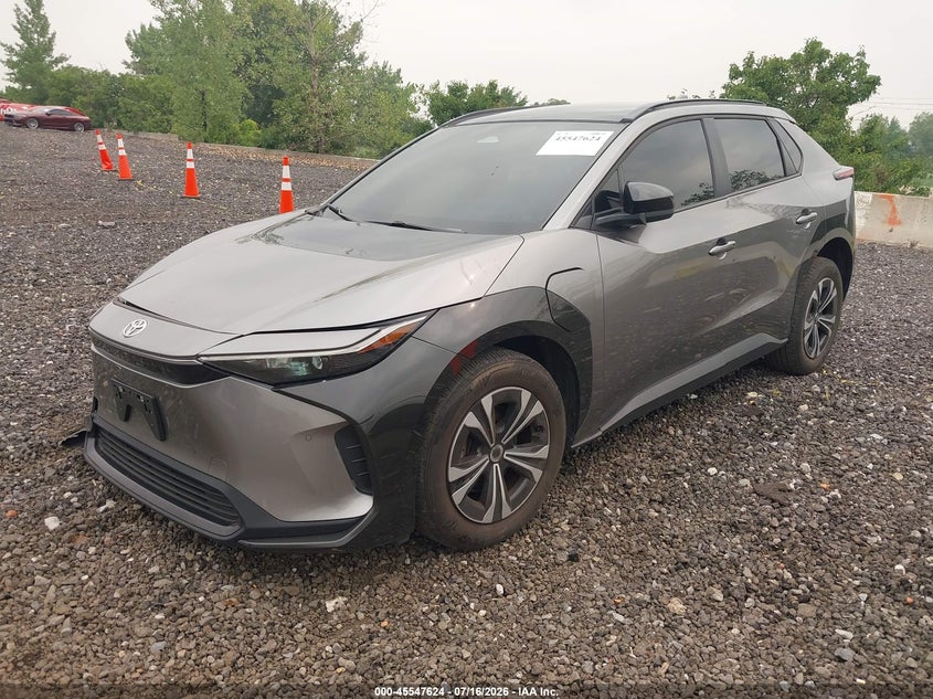 2023 TOYOTA BZ4X auction photo 2