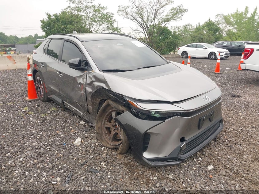 2023 TOYOTA BZ4X auction photo 6