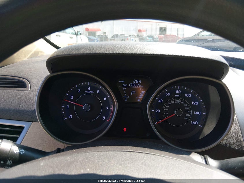 2013 HYUNDAI ELANTRA auction photo 7