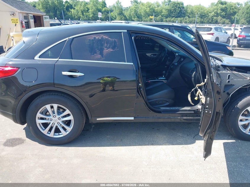 2017 INFINITI QX70