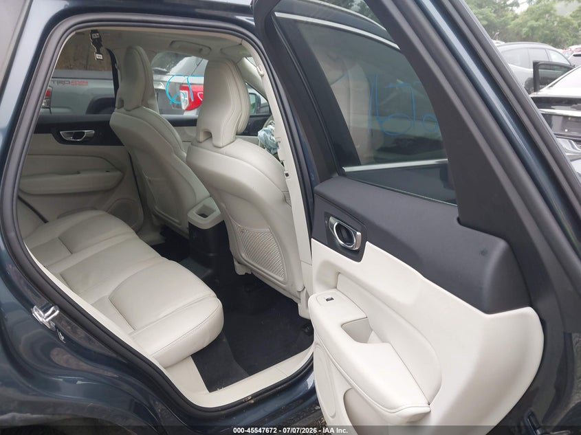 2022 Volvo Xc60 Recharge Plug-In Hybrid T8 Inscription VIN: YV4BR0DL3N1986478 Lot: 45547672