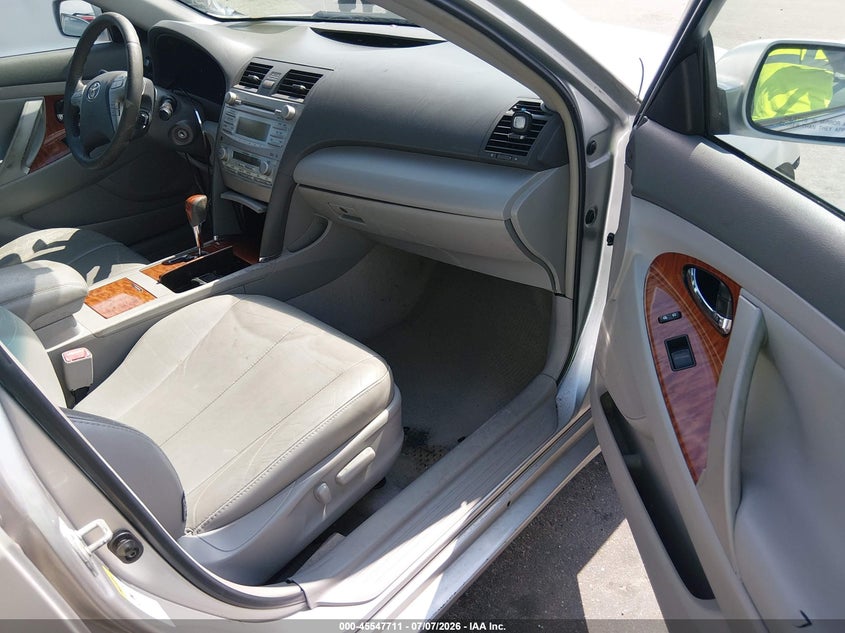 2009 TOYOTA CAMRY auction photo 5