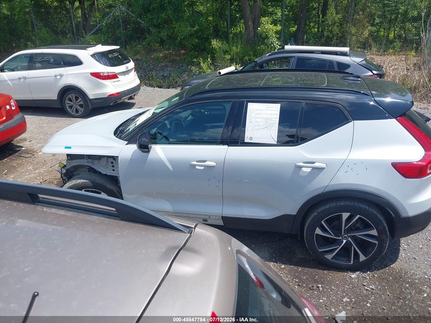 2021 Volvo Xc40 T5 R-Design VIN: YV4162UMXM2436289 Lot: 45547784