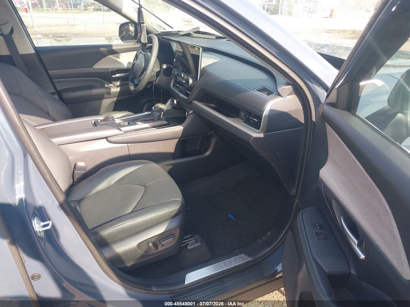 2025 TOYOTA GRAND HIGHLANDER auction photo 5